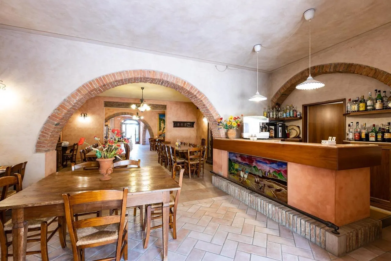 Aparthotel Vecchia Fattoria Castelli Agriturismo Usigliano