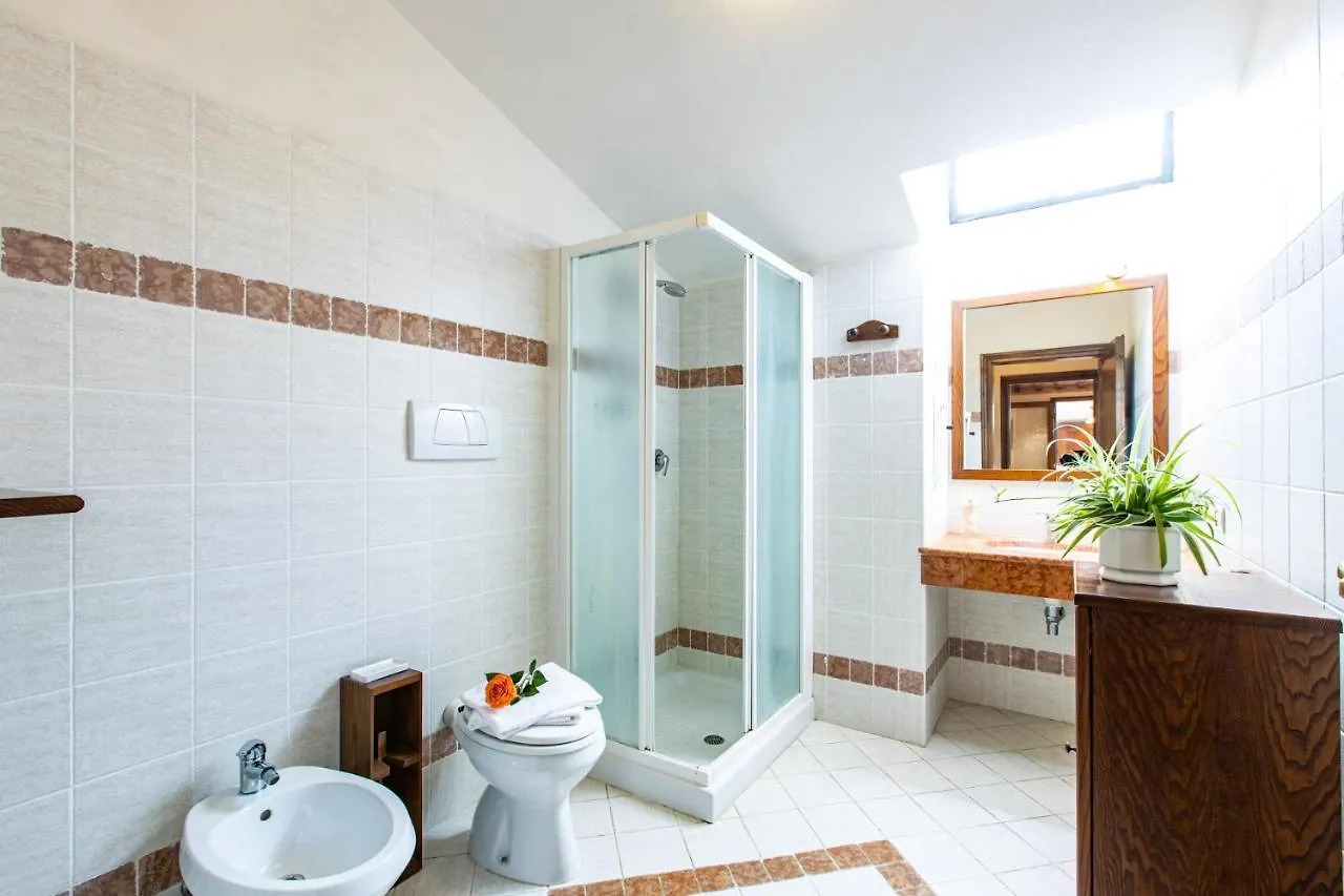 Aparthotel Vecchia Fattoria Castelli Agriturismo Usigliano